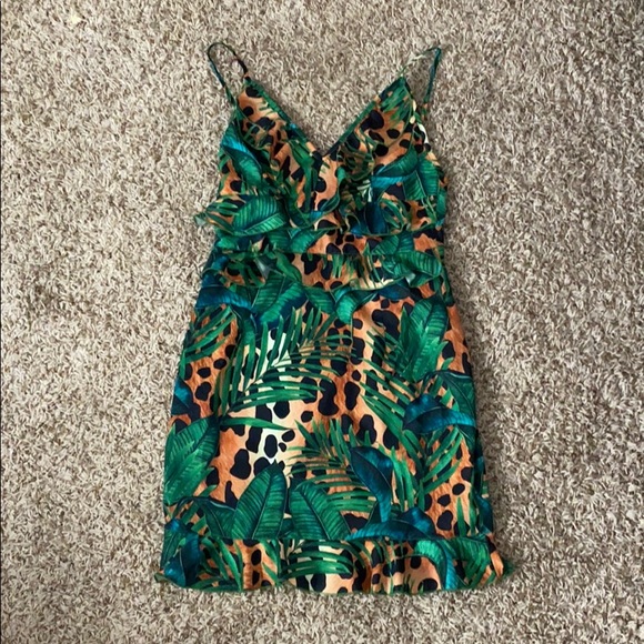 pretty little thing dress - Picture 2 of 5